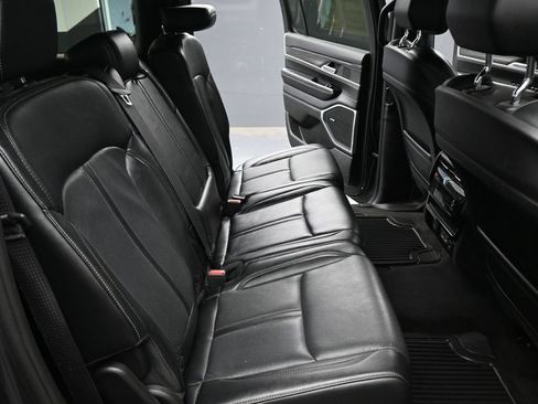 Used 2024 Jeep Wagoneer Series II w/ Flexible Seating Group RWD image 21