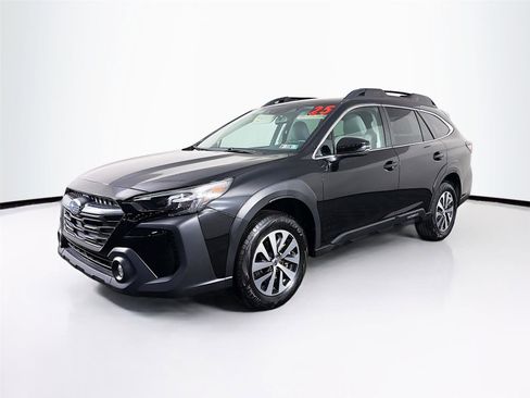 Used 2025 Subaru Outback Premium AWD/4WD image 3