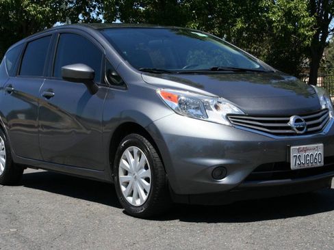 Used 2016 Nissan Versa Note SV FWD image 1