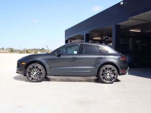 New 2026 Porsche Macan AWD/4WD image 2