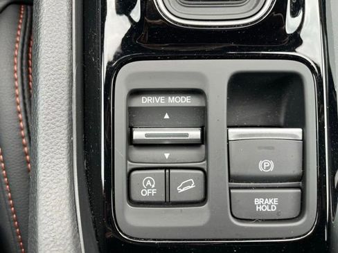 Used 2025 Honda Pilot TrailSport image 15