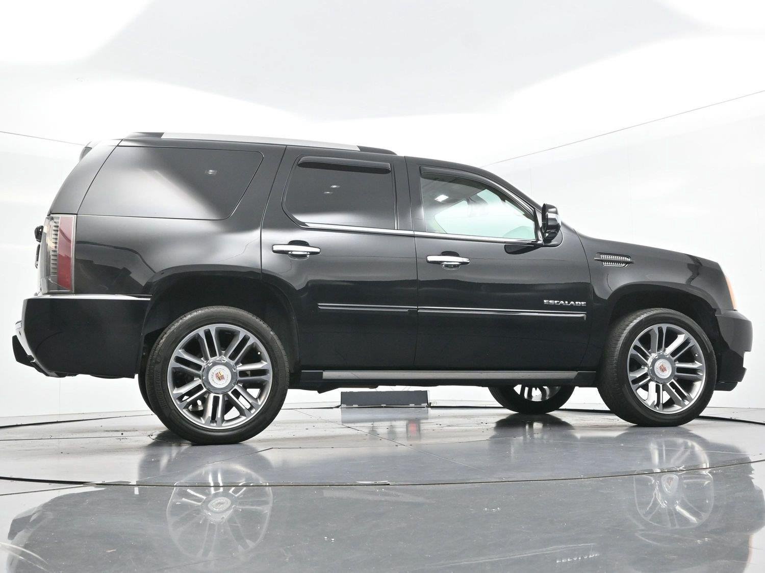 Used 2013 Cadillac Escalade Premium AWD/4WD image 58