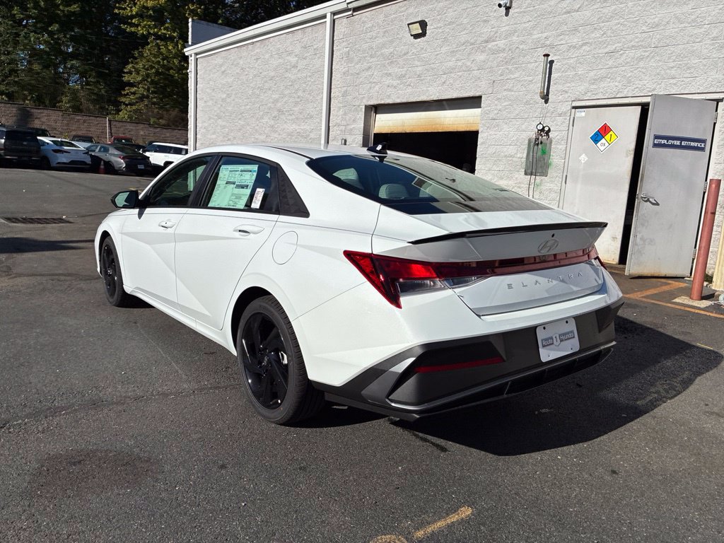 New 2026 Hyundai Elantra SEL Sport FWD image 5
