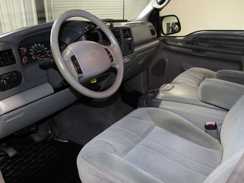 Used 2000 Ford Excursion XLT AWD/4WD image 15