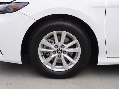 Used 2025 Toyota Camry LE FWD image 19