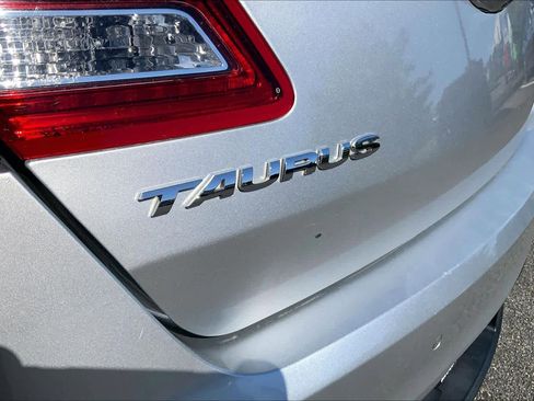 Used 2014 Ford Taurus Limited FWD image 29