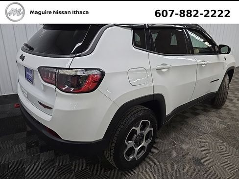 Used 2022 Jeep Compass Trailhawk w/ Trailhawk Convenience Group AWD/4WD image 11