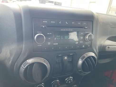 Used 2018 Jeep Wrangler Sport image 8