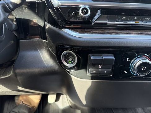 Used 2022 GMC Sierra 1500 Elevation AWD/4WD image 17