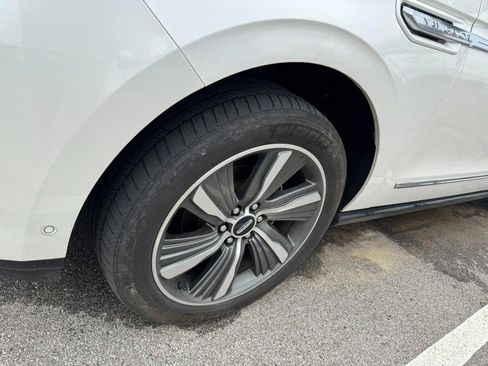 Used 2019 Lincoln Navigator L Reserve AWD/4WD image 4