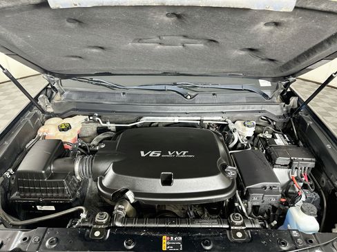 Used 2020 Chevrolet Colorado LT w/ Colorado RST Special Edition AWD/4WD image 29