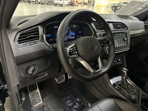 Certified 2024 Volkswagen Tiguan SE R-Line image 15