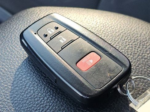 Used 2023 Toyota RAV4 XLE image 32