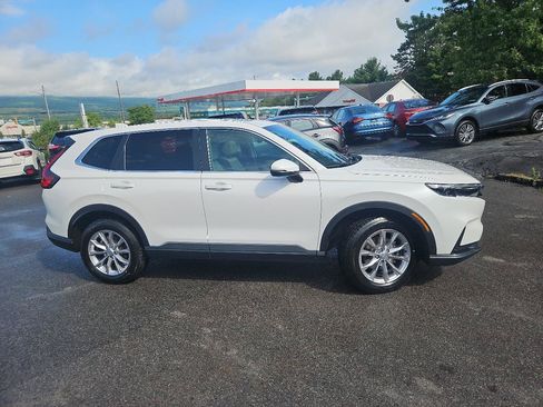 Used 2024 Honda CR-V EX image 2
