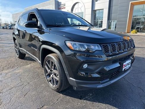 New 2026 Jeep Compass Latitude image 2