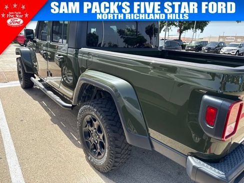 Used 2023 Jeep Gladiator Sport AWD/4WD image 3