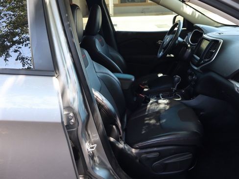 Used 2015 Jeep Cherokee Trailhawk w/ Trailer Tow Group AWD/4WD image 22