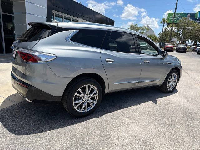 Used 2023 Buick Enclave Essence w/ Experience Buick Package FWD image 9