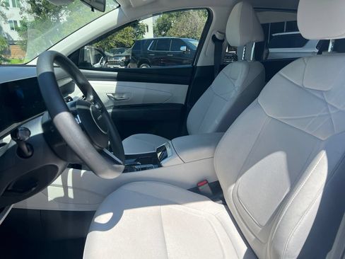 Used 2025 Hyundai Tucson SE FWD image 9