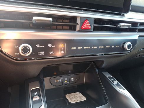 New 2026 Kia Sorento S AWD/4WD image 17