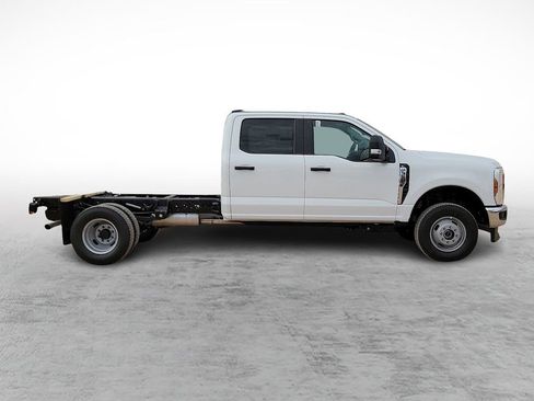 New 2026 Ford F350 XL w/ XL Chrome Package image 12