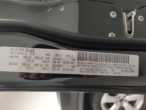 Used 2018 Jeep Compass Latitude w/ Popular Equipment Group FWD image 33