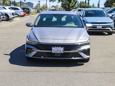 Certified 2025 Hyundai Elantra SEL FWD image 7