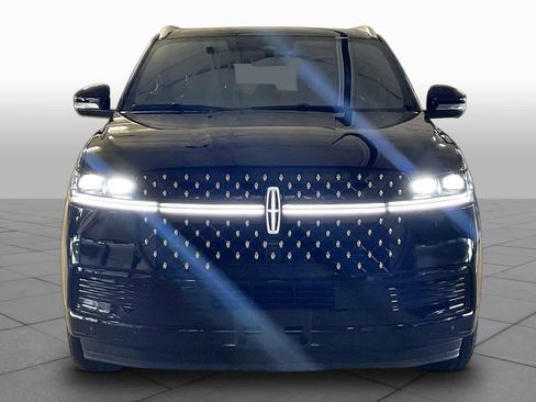 Used 2025 Lincoln Navigator Black Label AWD/4WD image 3