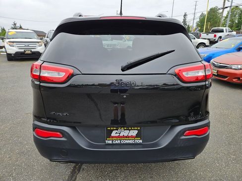 Used 2016 Jeep Cherokee Latitude AWD/4WD image 5