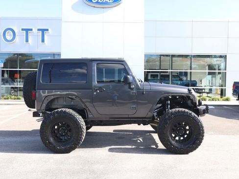 Used 2016 Jeep Wrangler Sport image 14