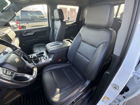 Used 2022 Chevrolet Silverado 1500 LTZ w/ LTZ Premium Package image 18