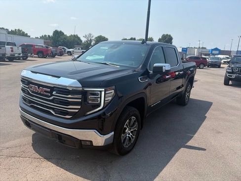 Used 2026 GMC Sierra 1500 SLT AWD/4WD image 2