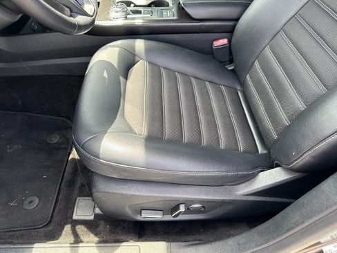 Used 2018 Ford Fusion SE w/ Equipment Group 601A FWD image 14