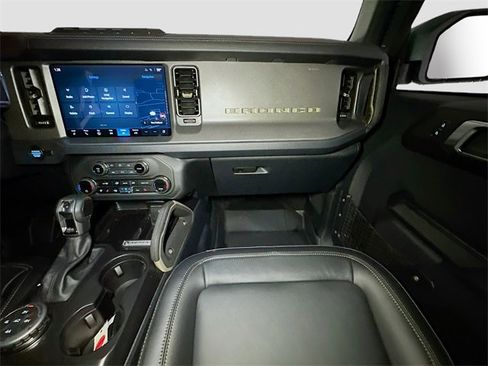 New 2025 Ford Bronco Badlands image 19