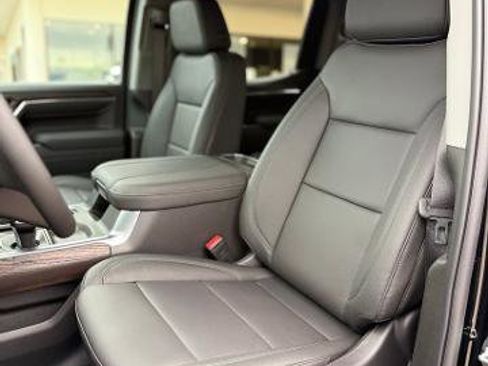 New 2026 GMC Sierra 1500 SLT image 12