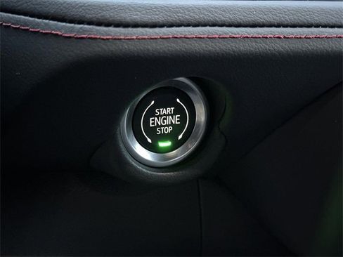 Used 2025 Chevrolet Suburban RST image 15