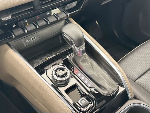 Used 2023 GMC Canyon Denali image 27