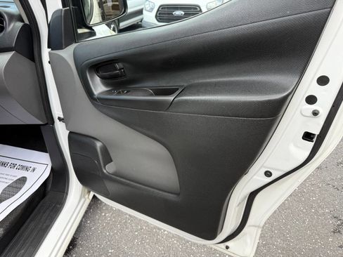 Used 2016 Chevrolet City Express LT image 25