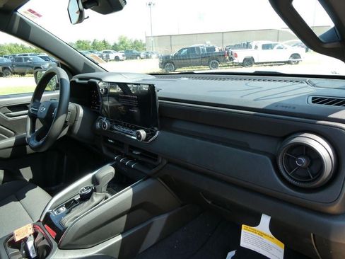 New 2026 Chevrolet Colorado Trail Boss AWD/4WD image 10