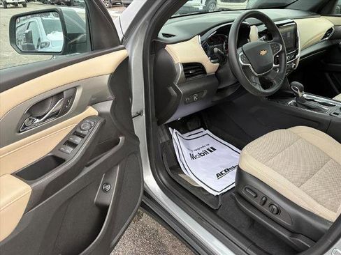 Certified 2024 Chevrolet Traverse LT w/ LPO, Floor Liner Package image 12