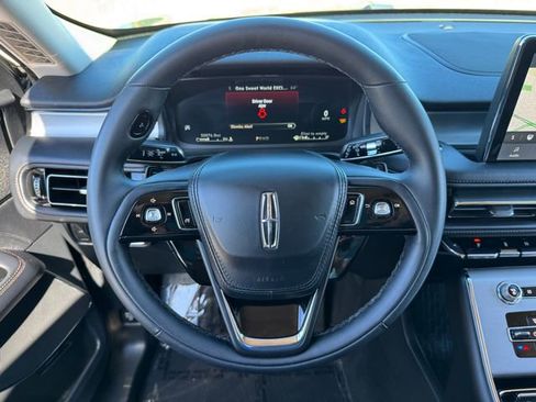 Used 2023 Lincoln Aviator AWD w/ Premium Package image 23