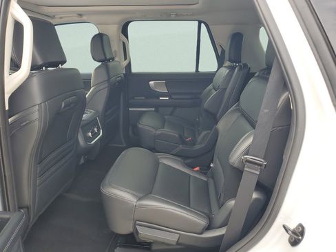 Used 2025 Ford Expedition Platinum AWD/4WD image 10