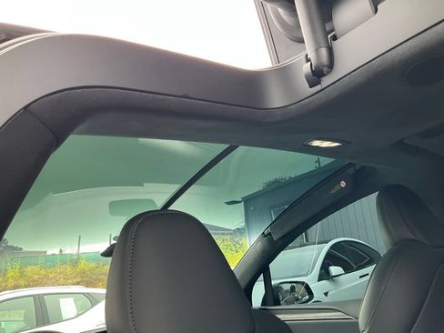 Used 2023 Tesla Model X AWD/4WD image 33