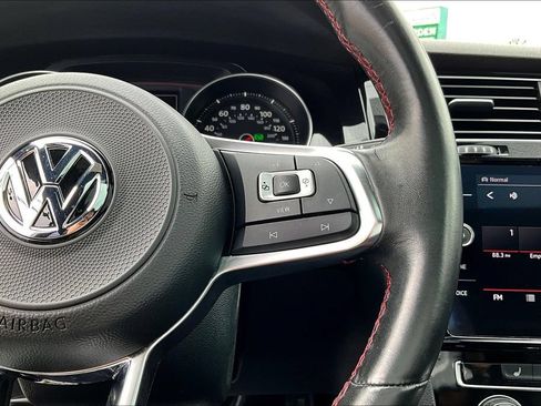 Used 2021 Volkswagen GTI SE FWD image 10