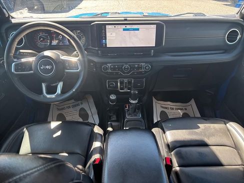 Used 2024 Jeep Wrangler Unlimited Sahara AWD/4WD image 20