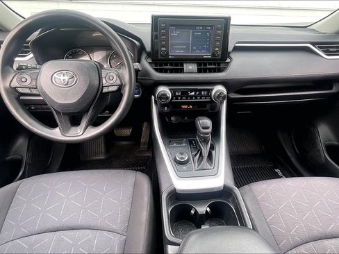 Used 2020 Toyota RAV4 XLE image 19