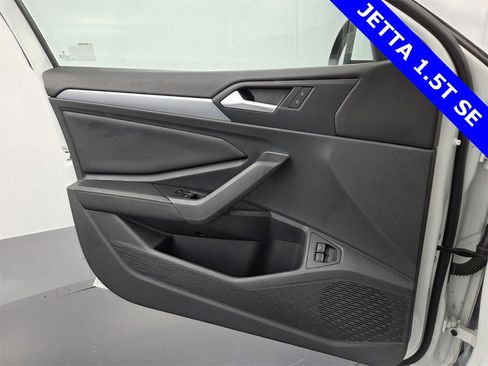 Used 2023 Volkswagen Jetta SE image 30