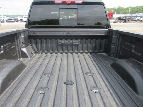 New 2026 GMC Sierra 2500 AT4 w/ AT4 Premium Plus Package AWD/4WD image 7