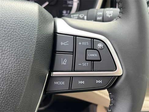 New 2025 Toyota Highlander XLE image 26