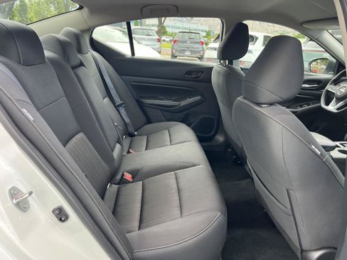 Used 2025 Nissan Altima 2.5 SV FWD image 25
